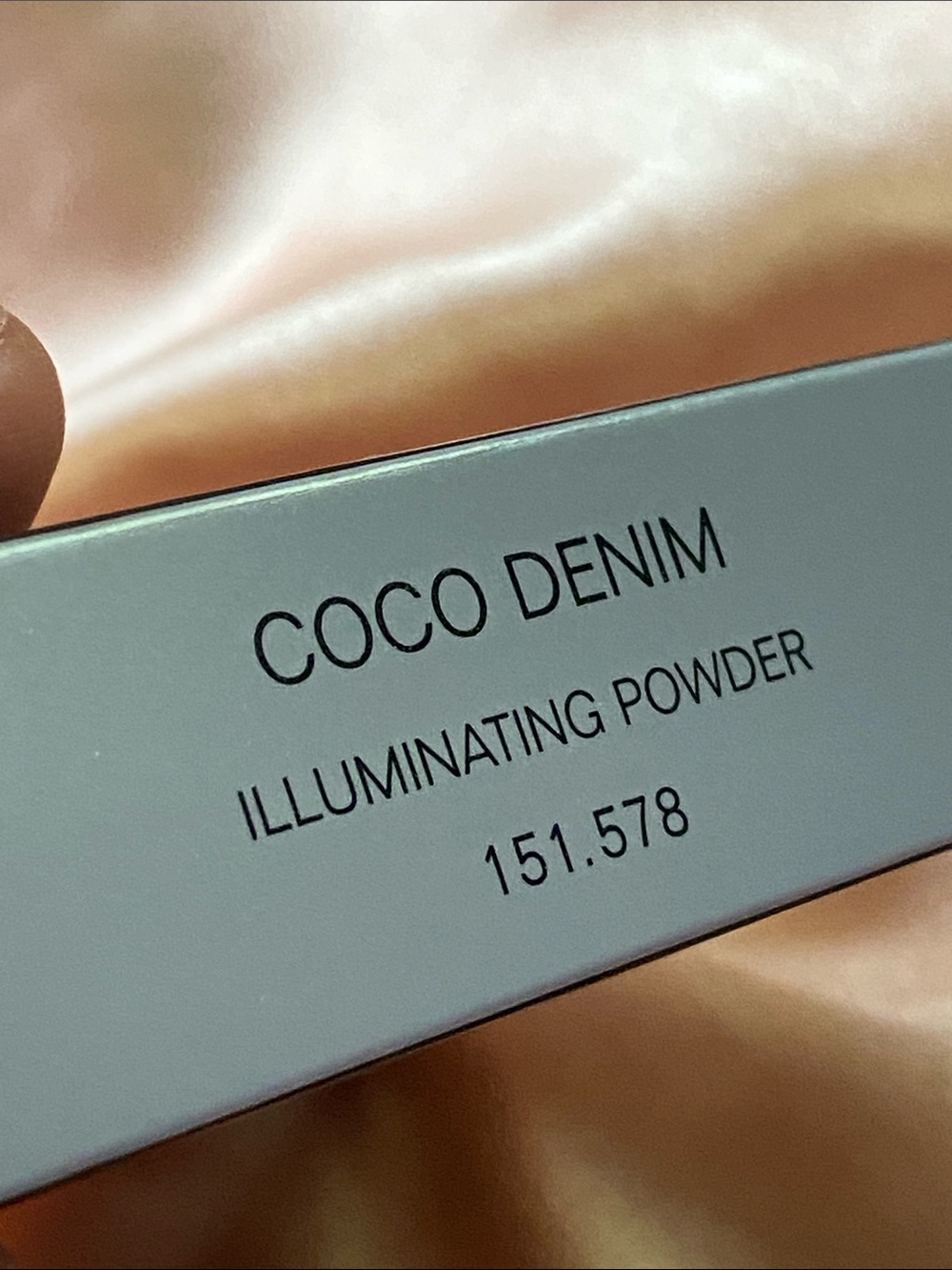 CHANEL Illuminating Powder in Light Blue Shimmer with Blue Pouch coco denim - Picture 8 of 8